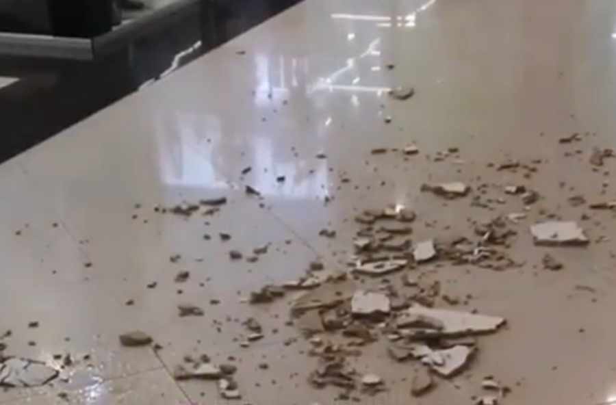 В торговом центре Сочи на ребенка рухнул потолок (ВИДЕО)