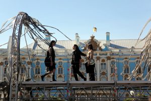 Царское Село стало «модным»: в Екатерининском парке прошли показы арт-проекта «Ассоциации»