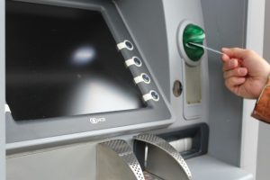В Петербурге разыскивают банкоматного мстителя