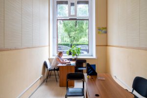 Смольный: в Петербурге работают 130 «социальных участковых»