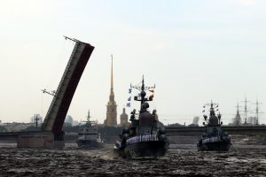 Море зовёт: в Петербурге и Кронштадте состоялись парады кораблей