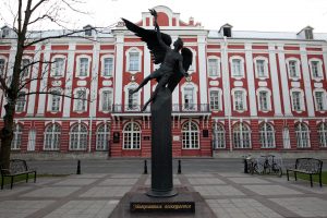 Госдума приняла поправку о бессрочном назначении ректоров МГУ и СПбГУ
