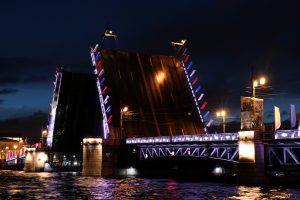В декабре некоторые петербургские мосты снова разведут