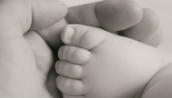 Младенец умер во время домашних родов в Петербурге