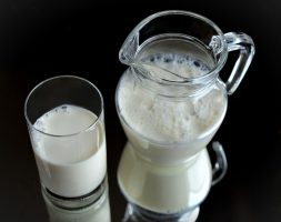Названы плюсы и минусы растительных аналогов молока