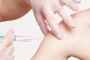Минздрав: В России насчитывается почти два десятка перспективных вакцин от COVID-19