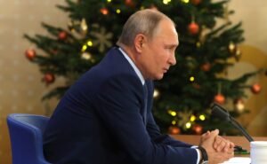 Путин поручил проработать предложения по индексации пенсии работающих пенсионеров